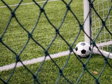 世界杯决赛惨败第七天，梅西黑色连帽衫现身第四级别看台微笑｜必一运动官方网站（配图示意）